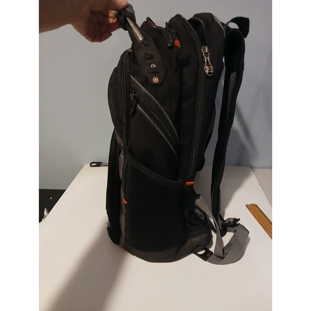SWISS GEAR Synergy Pro 16 inch Laptop Backpack Black & Gray
